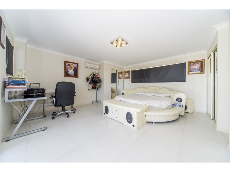 330/392 Marine Parade, Labrador QLD 4215