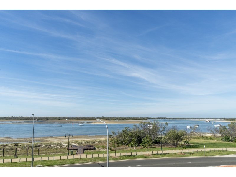 330/392 Marine Parade, Labrador QLD 4215