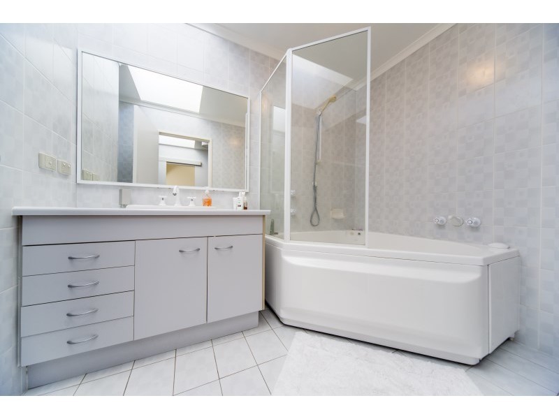 92/1 Lee Road, Runaway Bay QLD 4216