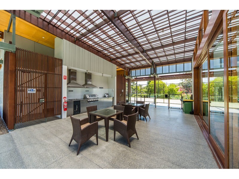 4305/323 Bayview Street, Hollywell QLD 4216