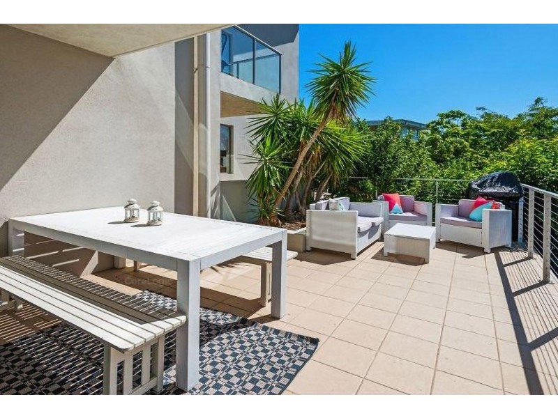 117/64 Sickle Avenue, Hope Island QLD 4212