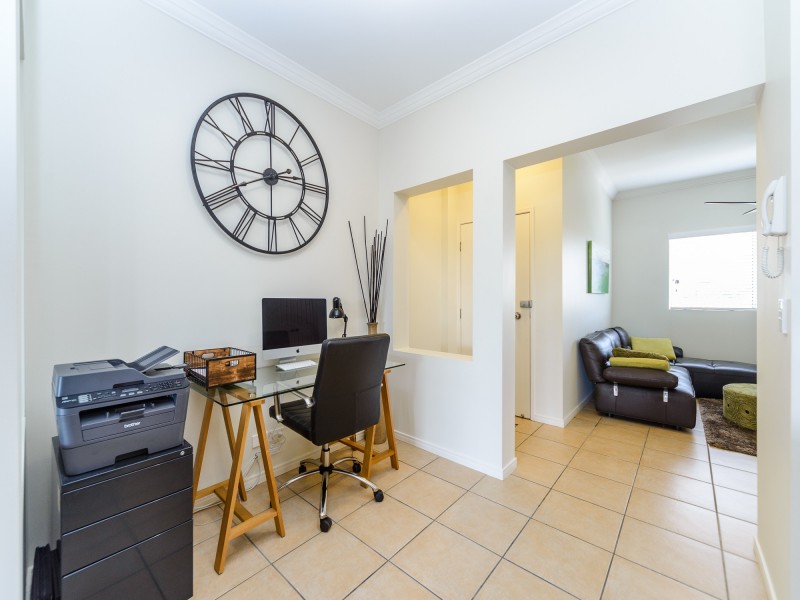 20/82-86 Limetree Parade, Runaway Bay QLD 4216