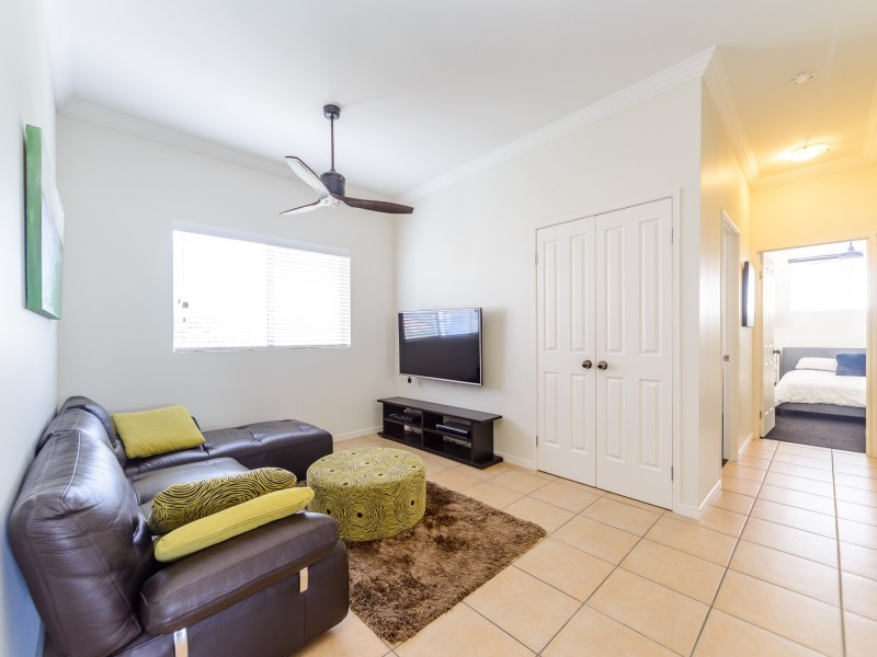 20/82-86 Limetree Parade, Runaway Bay QLD 4216