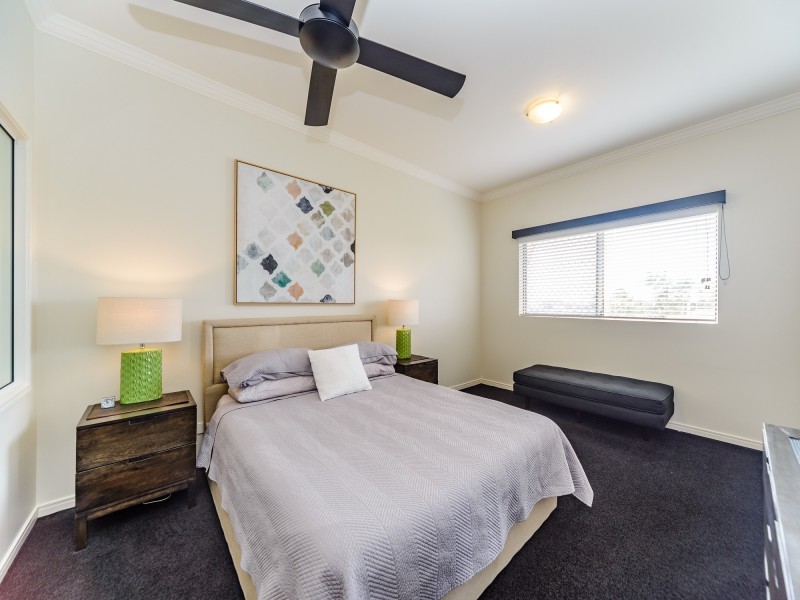 20/82-86 Limetree Parade, Runaway Bay QLD 4216