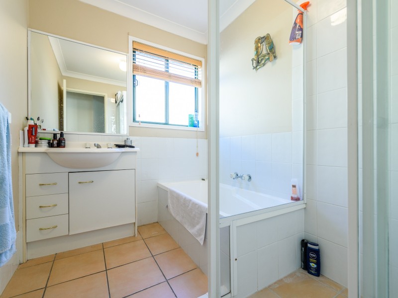 5 Oxbridge Chase, Arundel QLD 4214