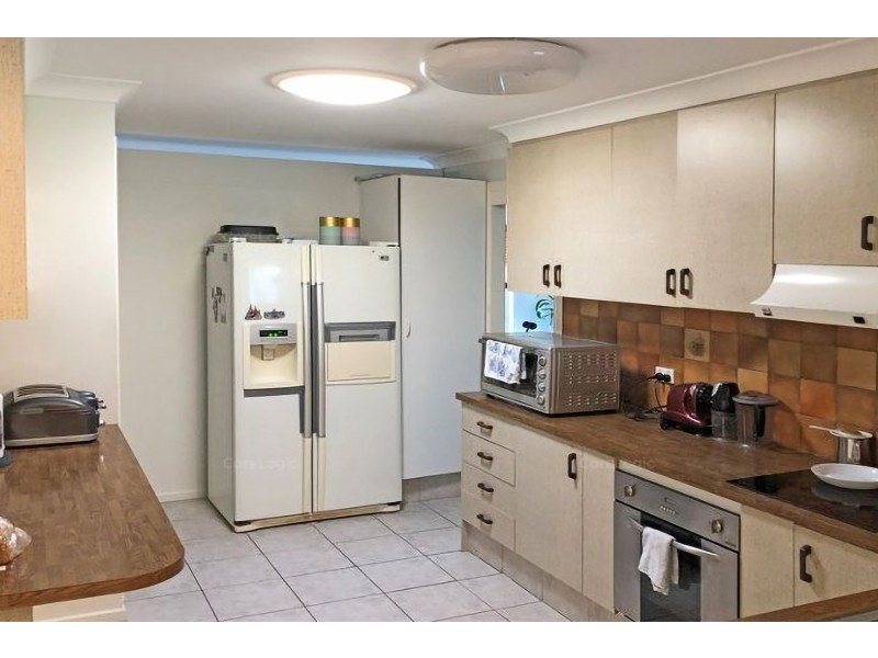 39 Ashbourne Terrace, Biggera Waters QLD 4216