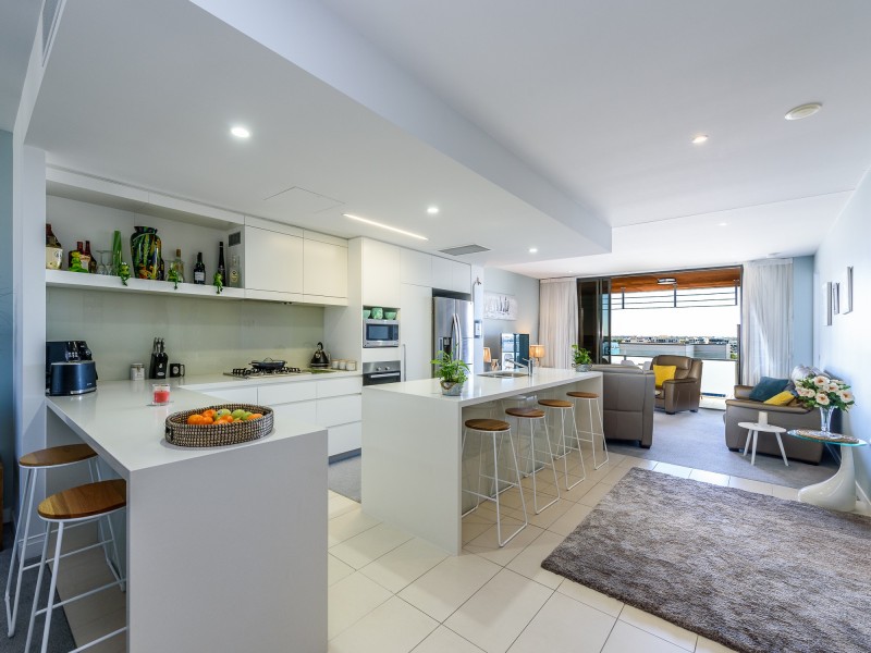 4404/2 Sunset Avenue, Paradise Point QLD 4216