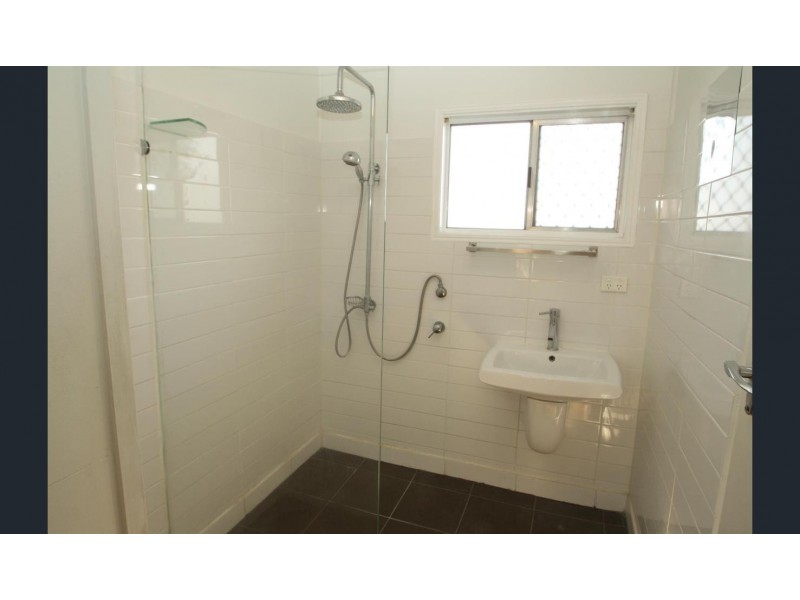 288 Bayview Street, Hollywell QLD 4216