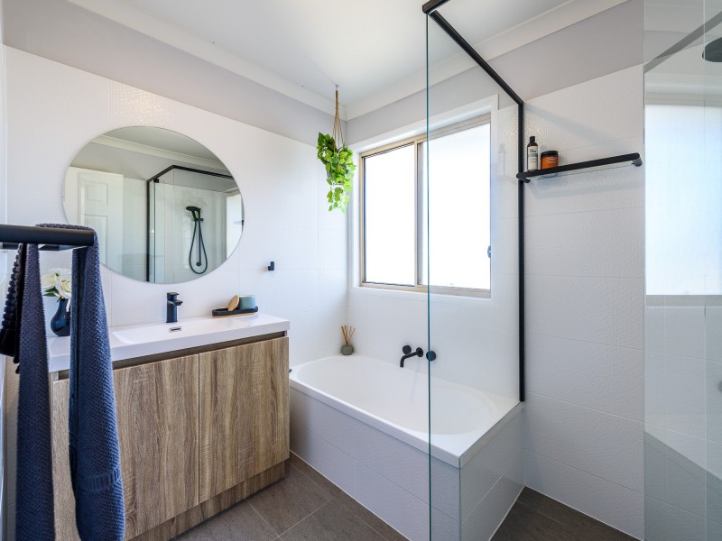 38 Christina Ryan Way, Arundel QLD 4214