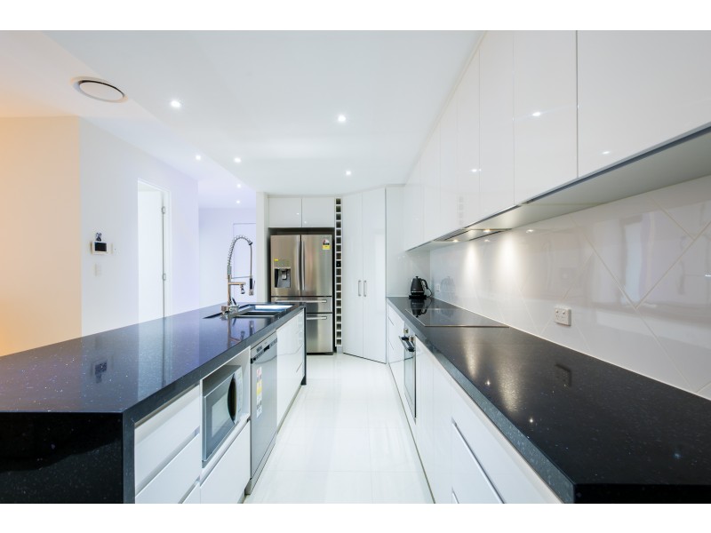 25A Milton Avenue, Paradise Point QLD 4216