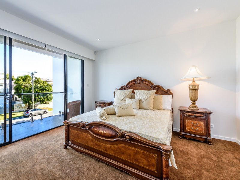 25A Milton Avenue, Paradise Point QLD 4216