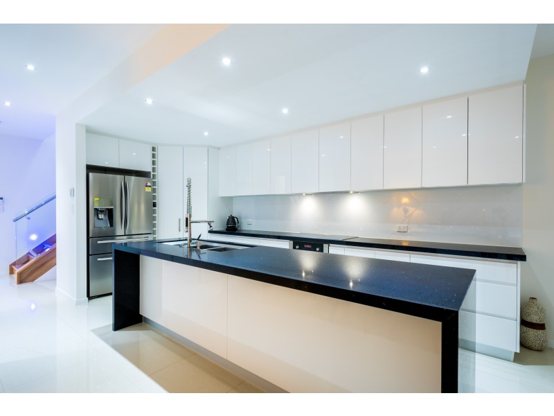 25A Milton Avenue, Paradise Point QLD 4216