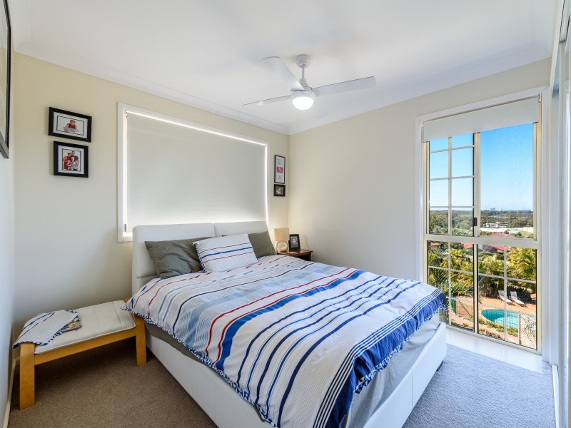 27/2 Doyalson Place, Helensvale QLD 4212
