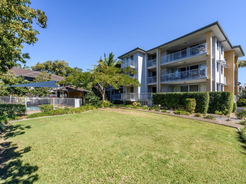 10/22 Oleander Avenue, Biggera Waters QLD 4216