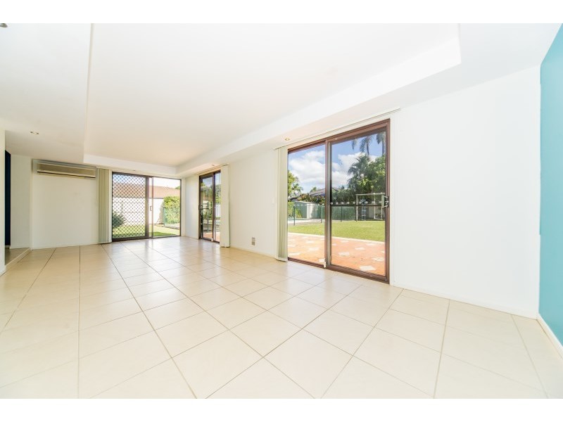 42 Doreen Drive, Coombabah QLD 4216