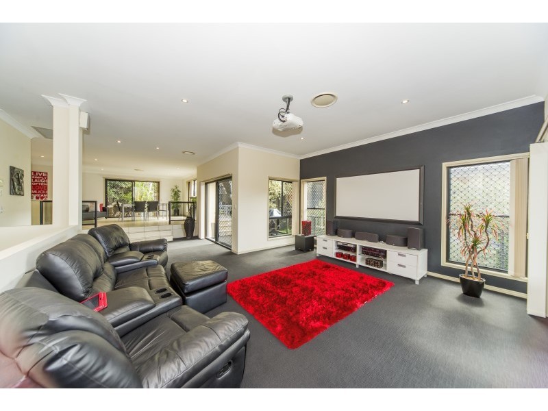 11 McNamara Court, Oxenford QLD 4210