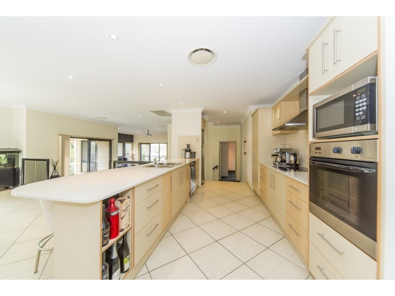 11 McNamara Court, Oxenford QLD 4210