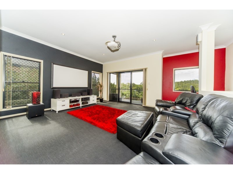 11 McNamara Court, Oxenford QLD 4210