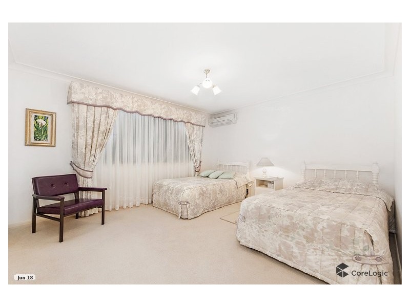 1 Leura Place, Helensvale QLD 4212