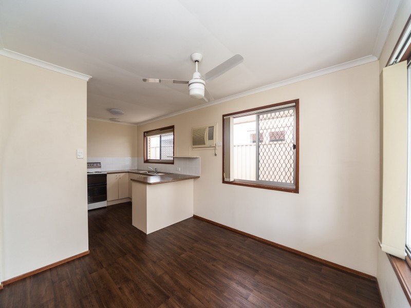 9 Donald Avenue, Paradise Point QLD 4216