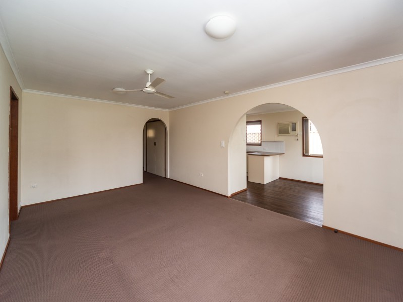 9 Donald Avenue, Paradise Point QLD 4216