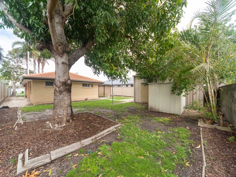 9 Donald Avenue, Paradise Point QLD 4216