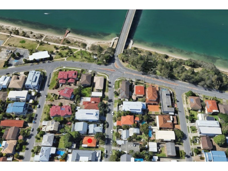 9 Donald Avenue, Paradise Point QLD 4216