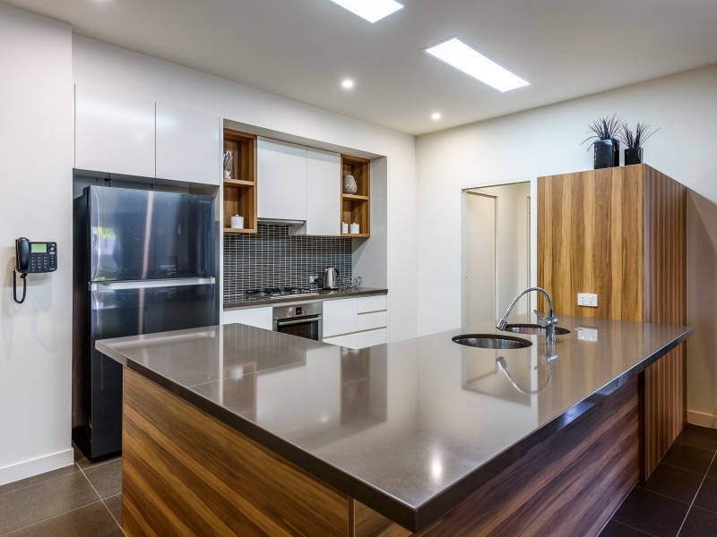 4 Osmium Lane, Hope Island QLD 4212