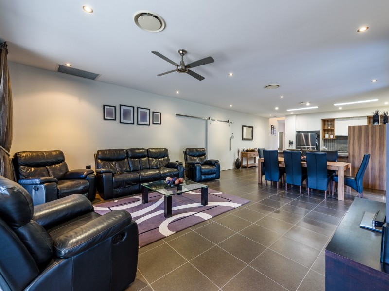 4 Osmium Lane, Hope Island QLD 4212