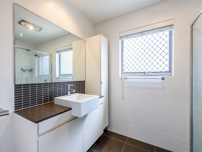 4 Osmium Lane, Hope Island QLD 4212