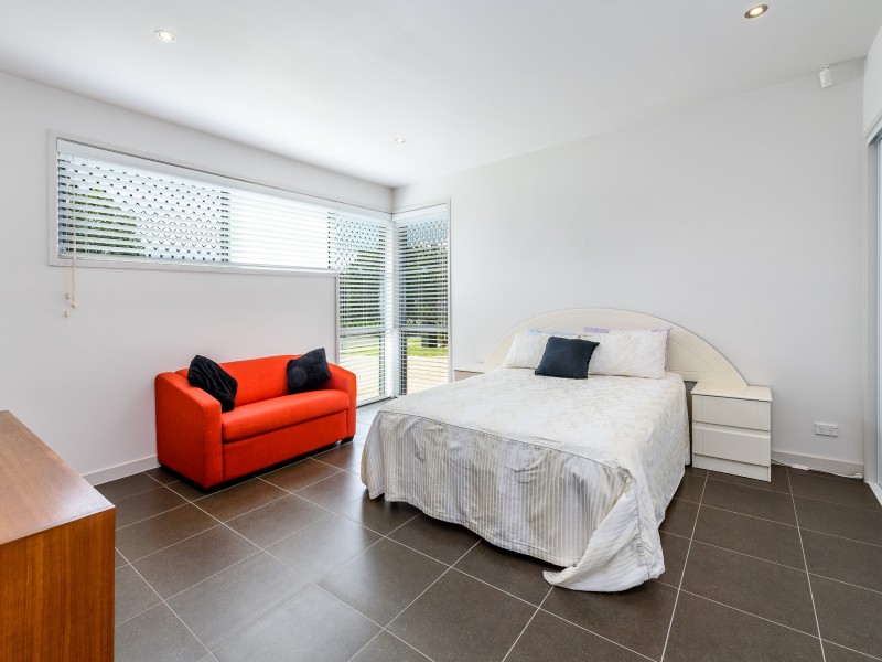 4 Osmium Lane, Hope Island QLD 4212