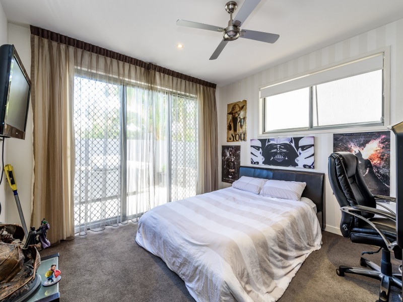 4 Osmium Lane, Hope Island QLD 4212
