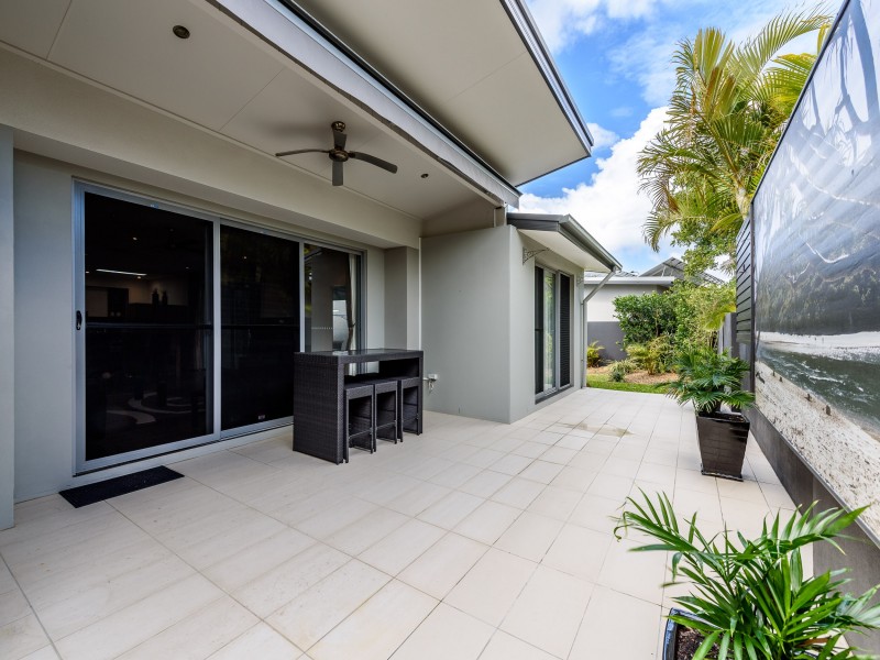 4 Osmium Lane, Hope Island QLD 4212