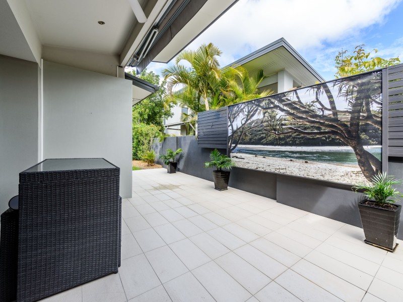 4 Osmium Lane, Hope Island QLD 4212