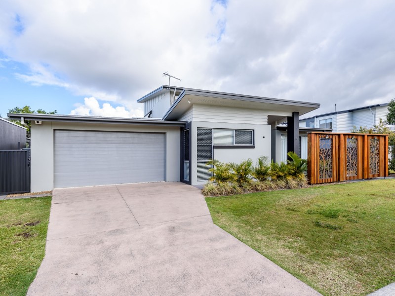 4 Osmium Lane, Hope Island QLD 4212
