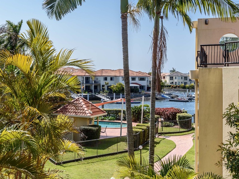 6/41A Broadwater Street, Runaway Bay QLD 4216