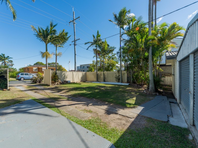 33 Ashbourne Terrace, Biggera Waters QLD 4216