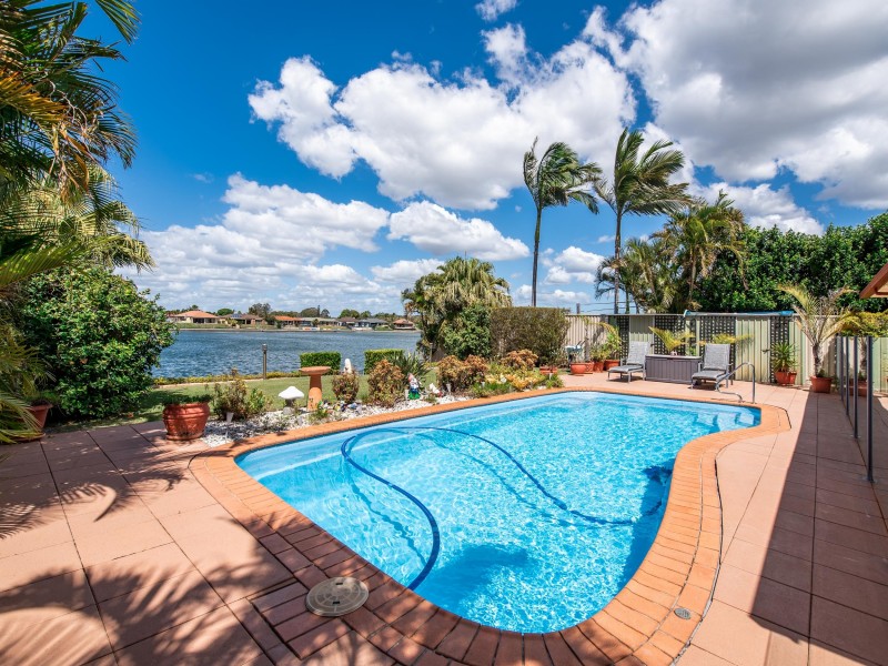 64 Burrendong Road, Coombabah QLD 4216