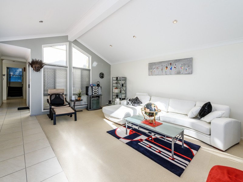 3 Tari Court, Runaway Bay QLD 4216