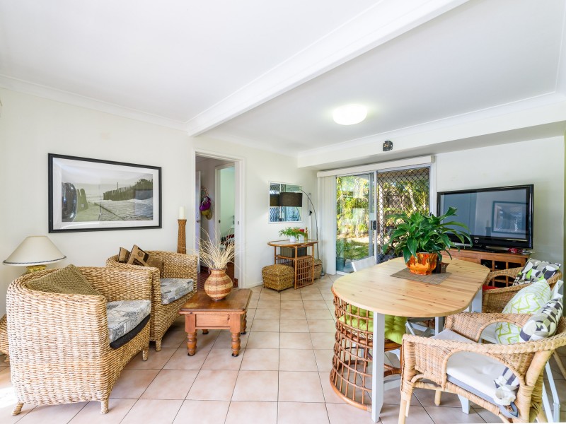 3 Tari Court, Runaway Bay QLD 4216