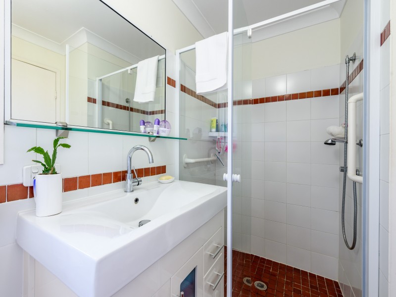 3 Tari Court, Runaway Bay QLD 4216