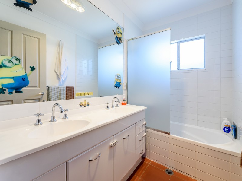 1 Nambur Street, Runaway Bay QLD 4216