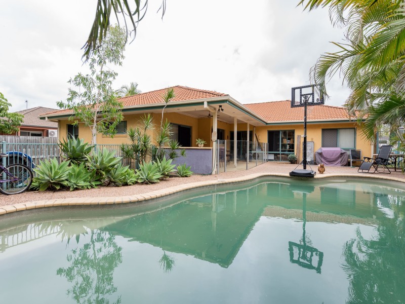 31 Lakeshore Drive, Helensvale QLD 4212