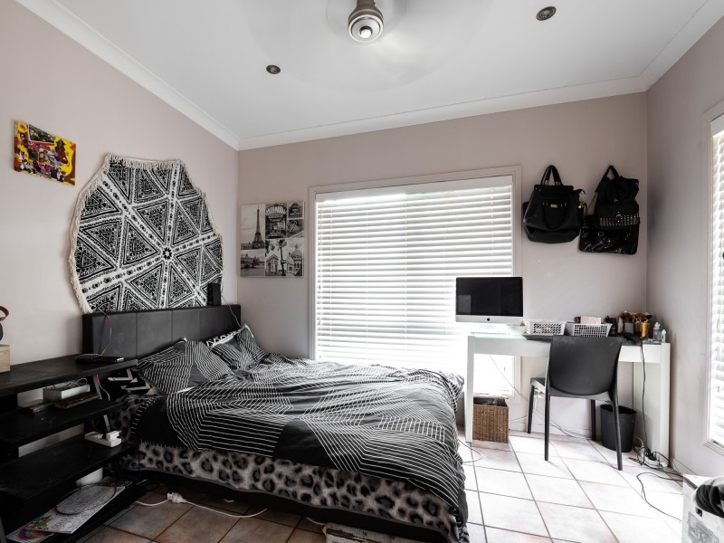 31 Lakeshore Drive, Helensvale QLD 4212