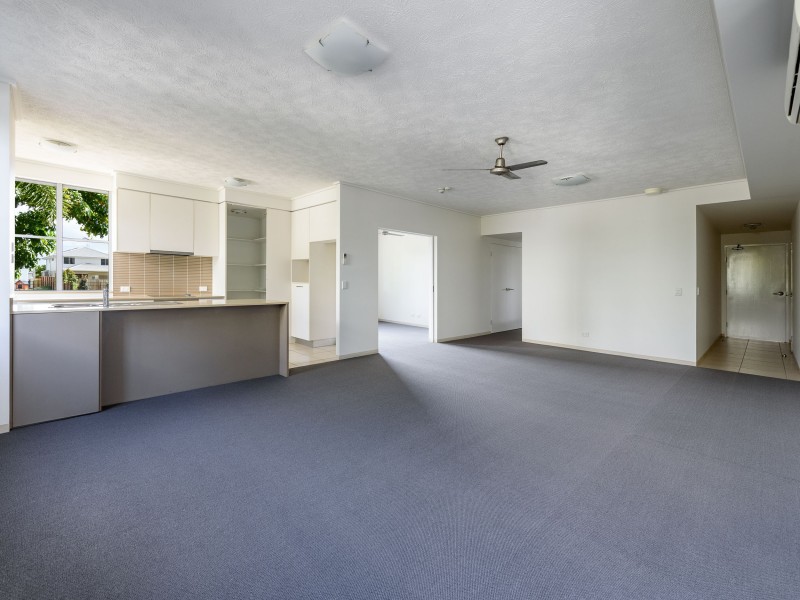 217/64 Sickle Avenue, Hope Island QLD 4212