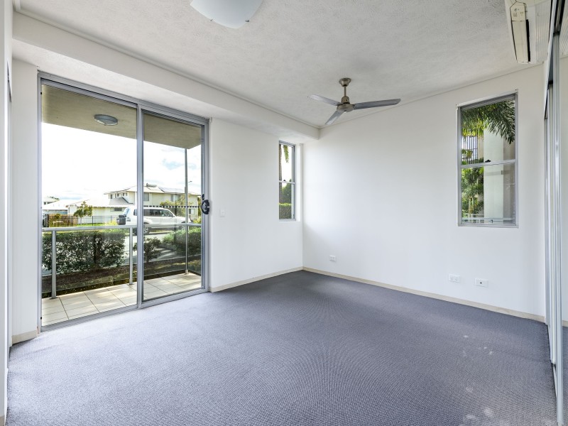 217/64 Sickle Avenue, Hope Island QLD 4212