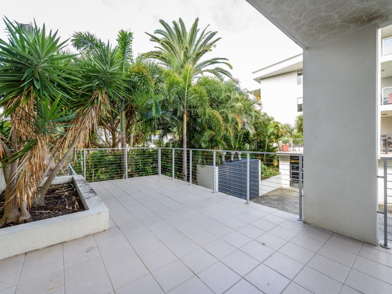 217/64 Sickle Avenue, Hope Island QLD 4212
