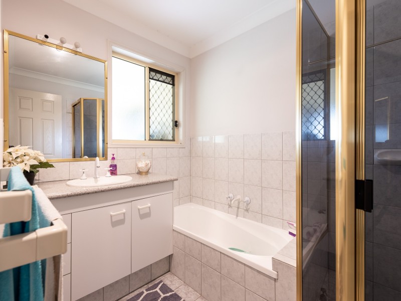 1 Greenridge Street, Oxenford QLD 4210