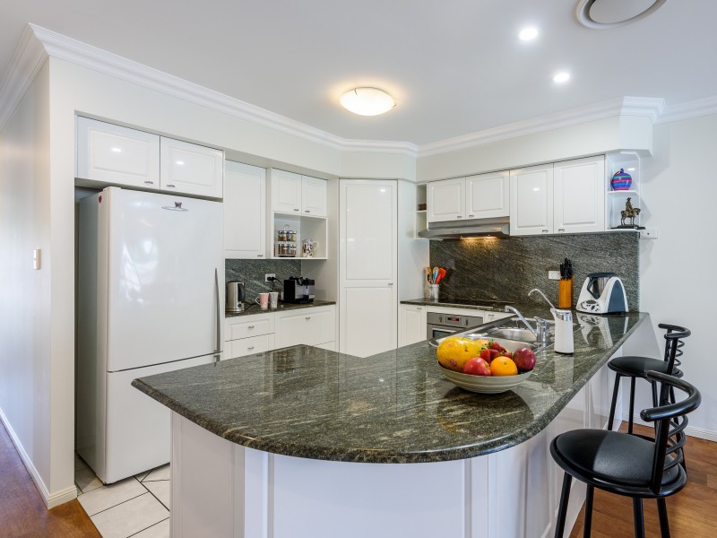 1/133 Bayview Street, Runaway Bay QLD 4216