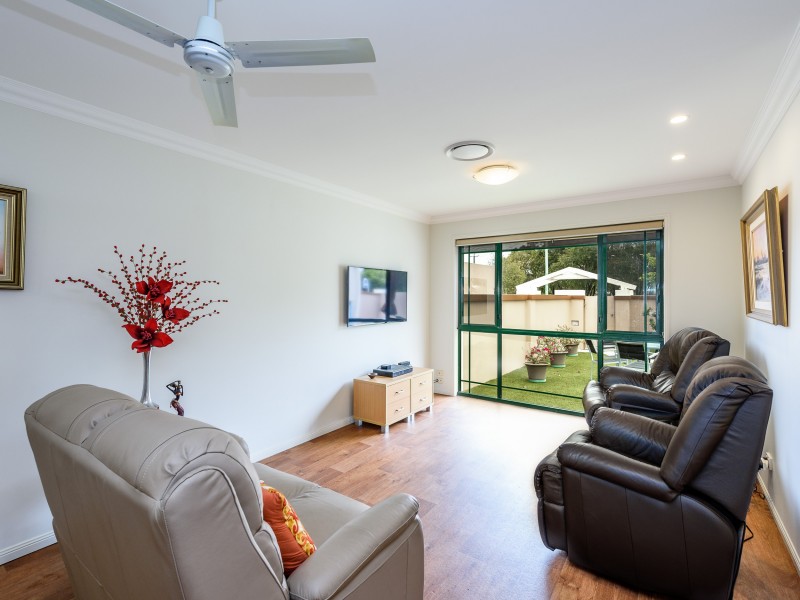 1/133 Bayview Street, Runaway Bay QLD 4216